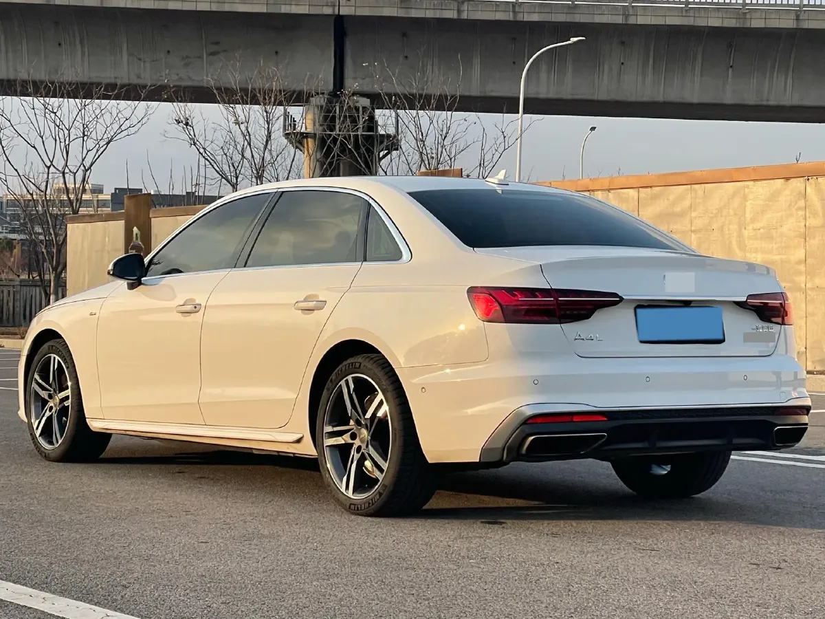 2020 Audi A4L 2.0T 190HP L4 7DCT,autocango,china used car exporter,china ev exporter,chinese used car exporter,chinese used ev exporter