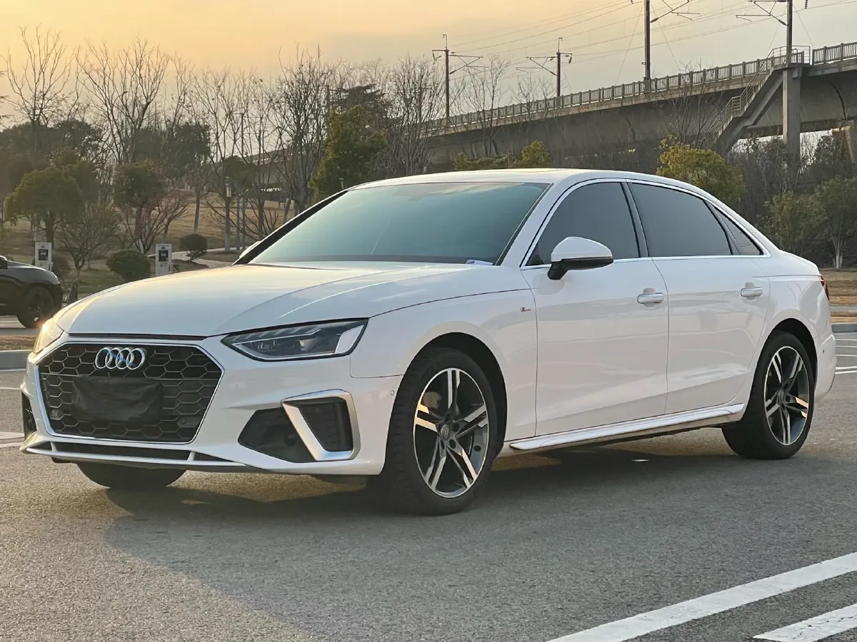 2020 Audi A4L 2.0T 190HP L4 7DCT,autocango,china used car exporter,china ev exporter,chinese used car exporter,chinese used ev exporter