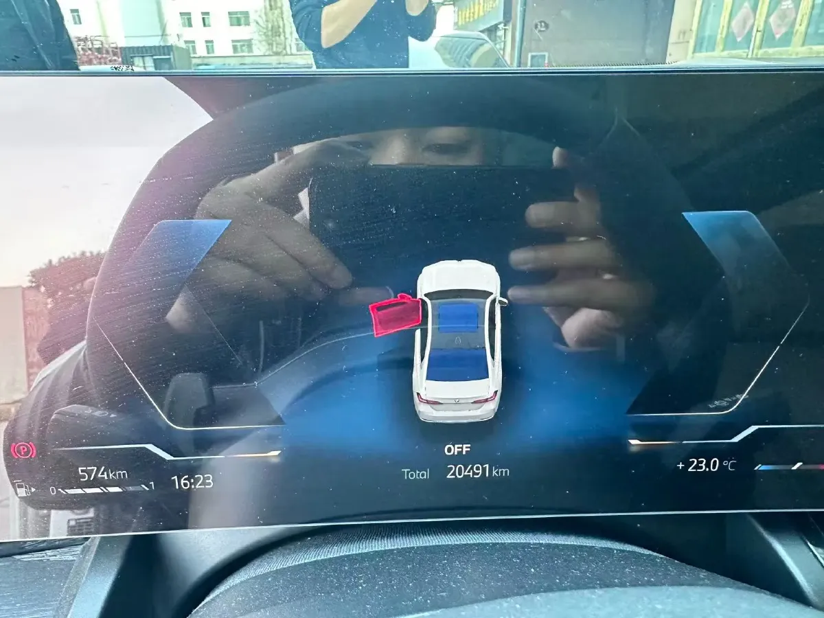 2024 BMW 5 Series 2.0T 190HP L4 8AT,autocango,china used car exporter,china ev exporter,chinese used car exporter,chinese used ev exporter