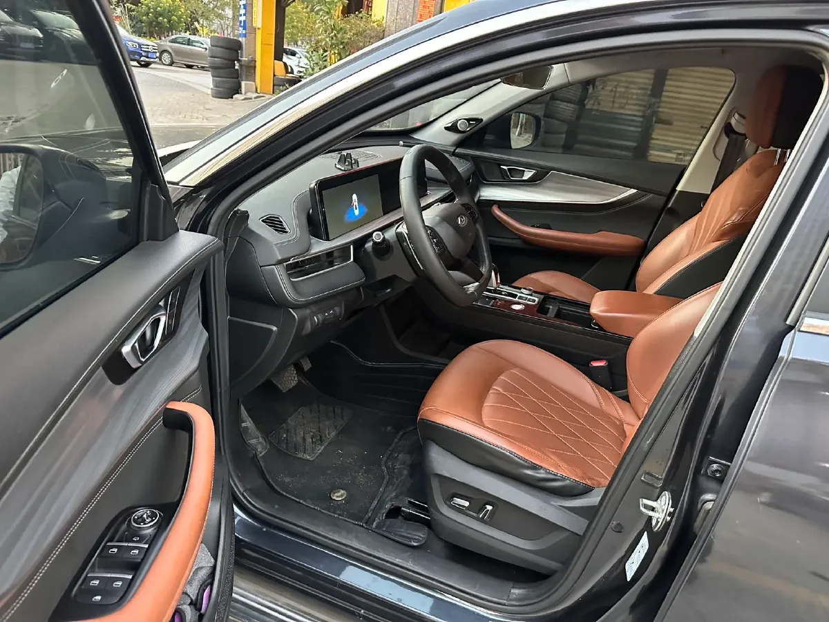 2021 Chery Tiggo 8 Plus 1.6T 197HP L4 7DCT,autocango,china used car exporter,china ev exporter,chinese used car exporter,chinese used ev exporter