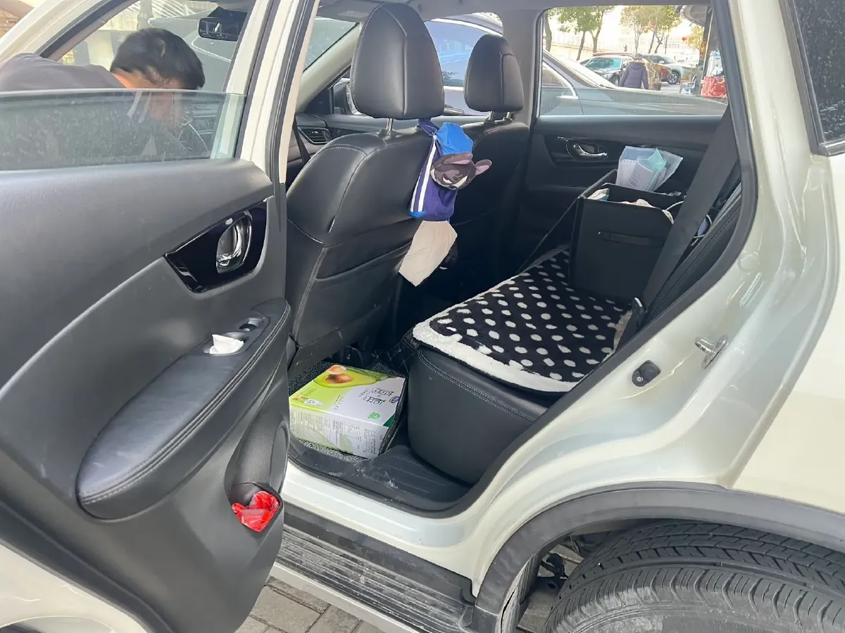 2020 Nissan X-Trail 2.0L 154HP L4 CVT,autocango,china used car exporter,china ev exporter,chinese used car exporter,chinese used ev exporter