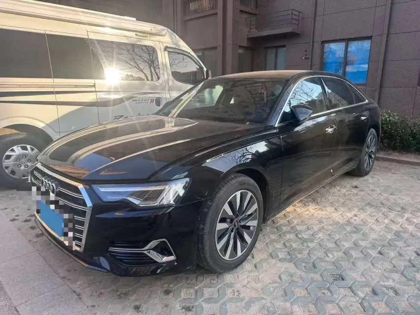 2023 Audi A6L 2.0T 245HP L4 7DCT,autocango,china used car exporter,china ev exporter,chinese used car exporter,chinese used ev exporter