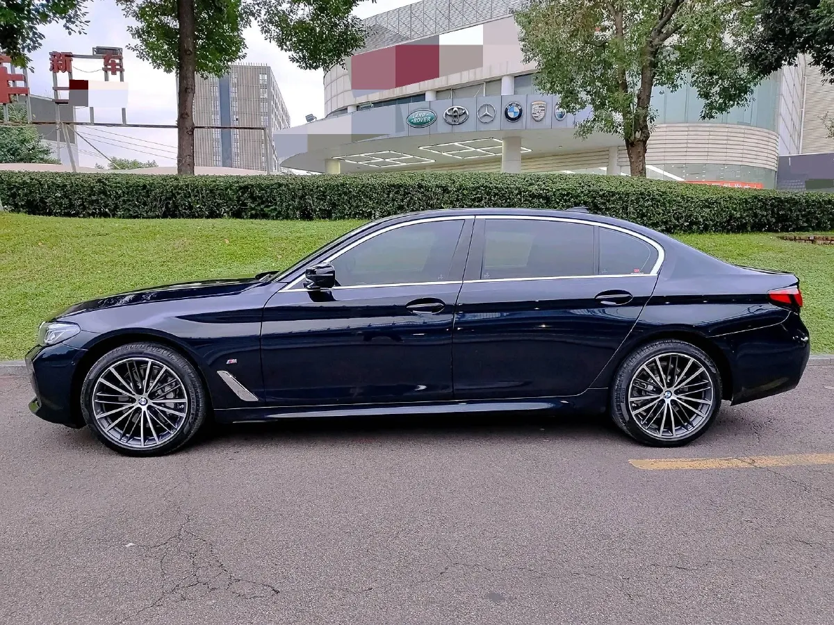 2023 BMW 5 Series 2.0T 245HP L4 8AT,autocango,china used car exporter,china ev exporter,chinese used car exporter,chinese used ev exporter