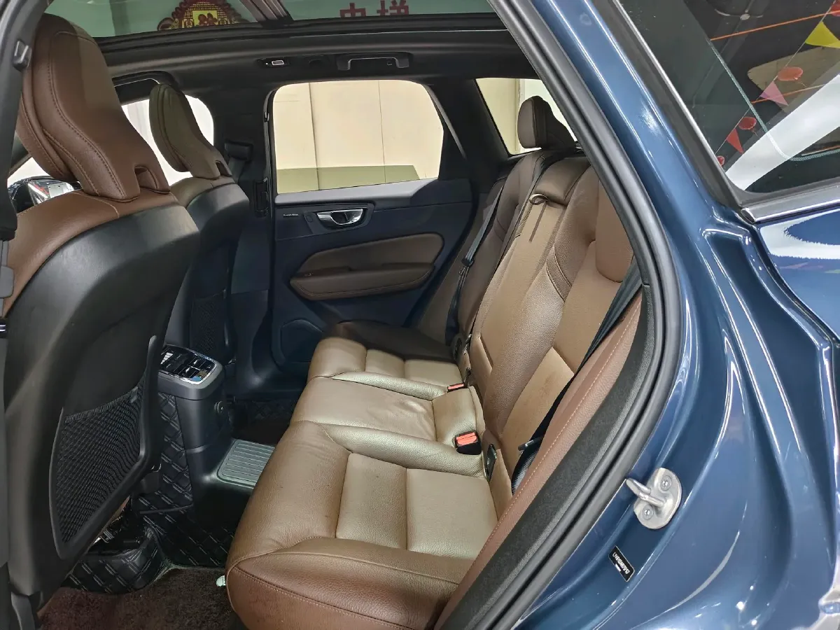 2024 Volvo XC60 PHEV 2.0T 310HP L4 8AT PHEV 18.8KWH,autocango,china used car exporter,china ev exporter,chinese used car exporter,chinese used ev exporter