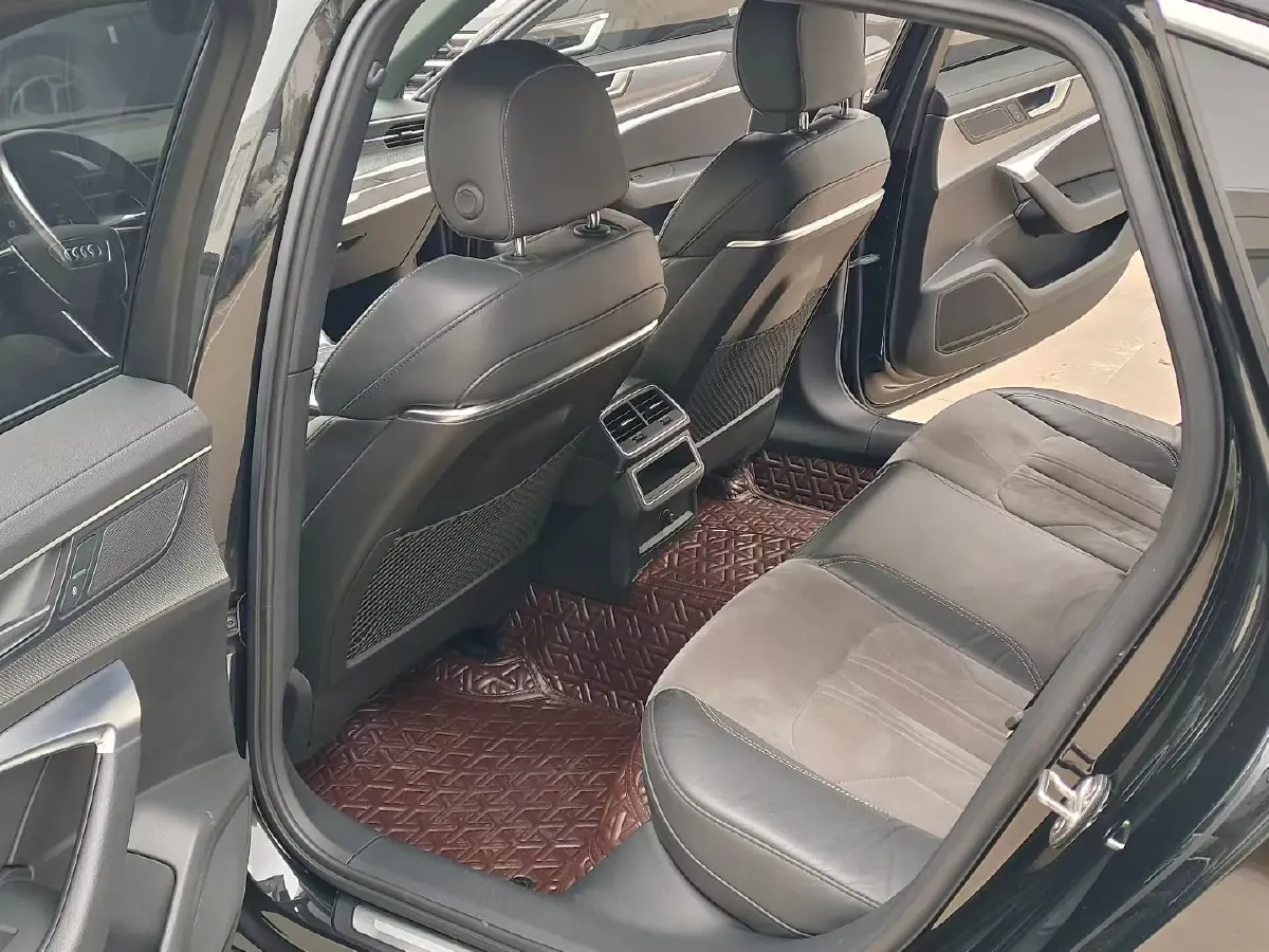 2021 Audi A6L 2.0T 190HP L4 7DCT,autocango,china used car exporter,china ev exporter,chinese used car exporter,chinese used ev exporter