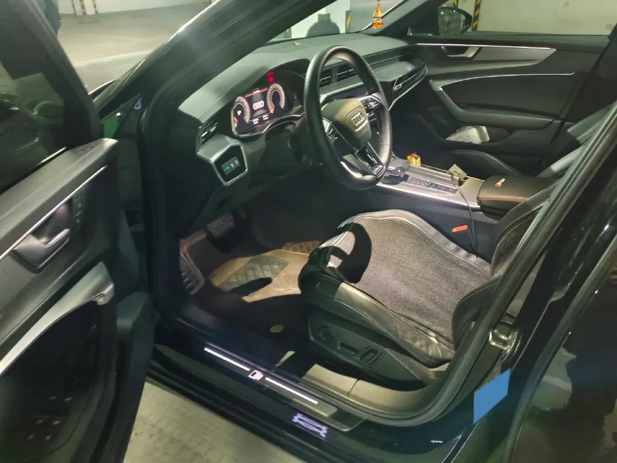 2021 Audi A6L 2.0T 190HP L4 7DCT,autocango,china used car exporter,china ev exporter,chinese used car exporter,chinese used ev exporter