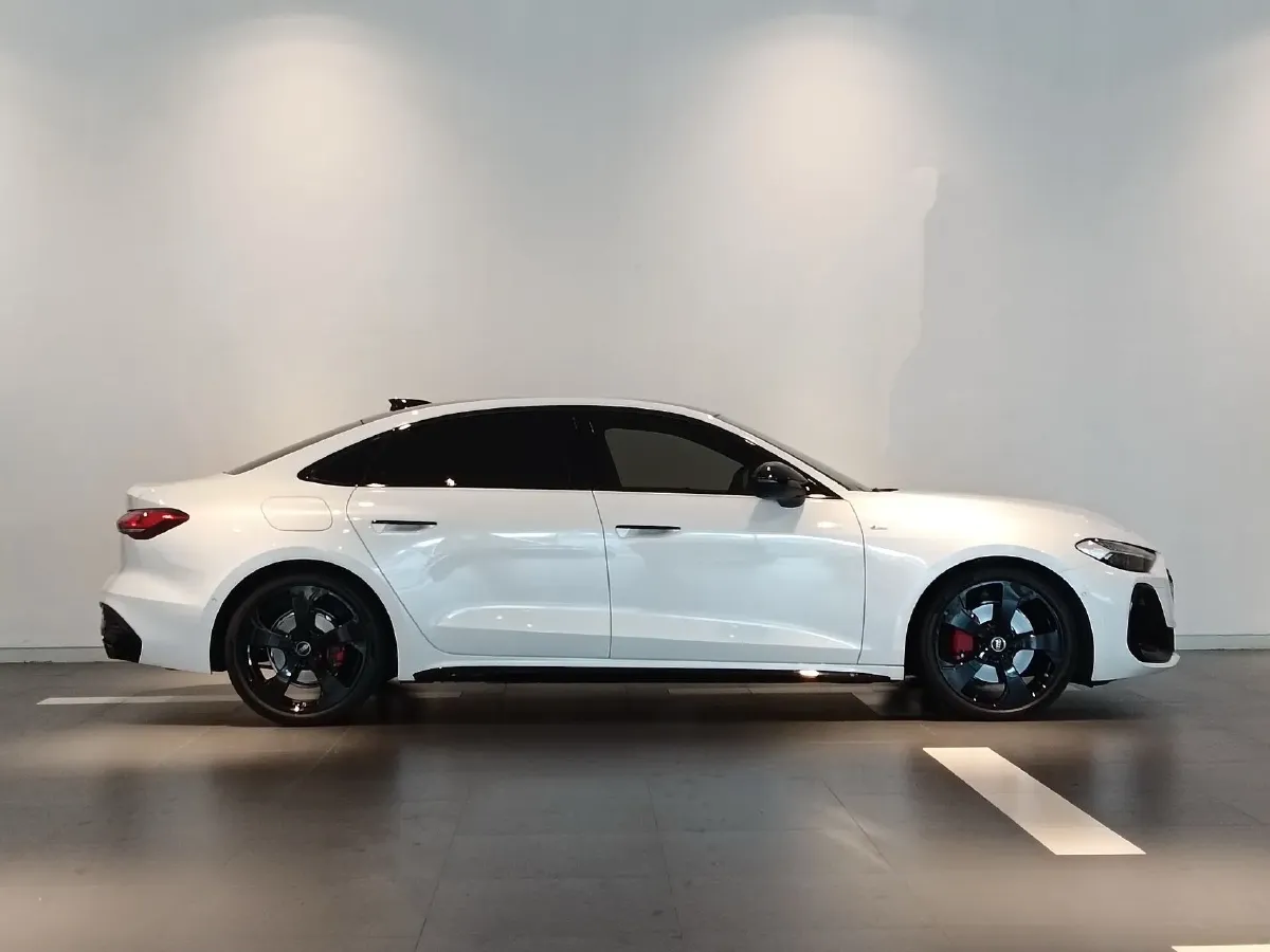 2026 Audi A5L 2.0T 204HP L4 7DCT,autocango,china used car exporter,china ev exporter,chinese used car exporter,chinese used ev exporter