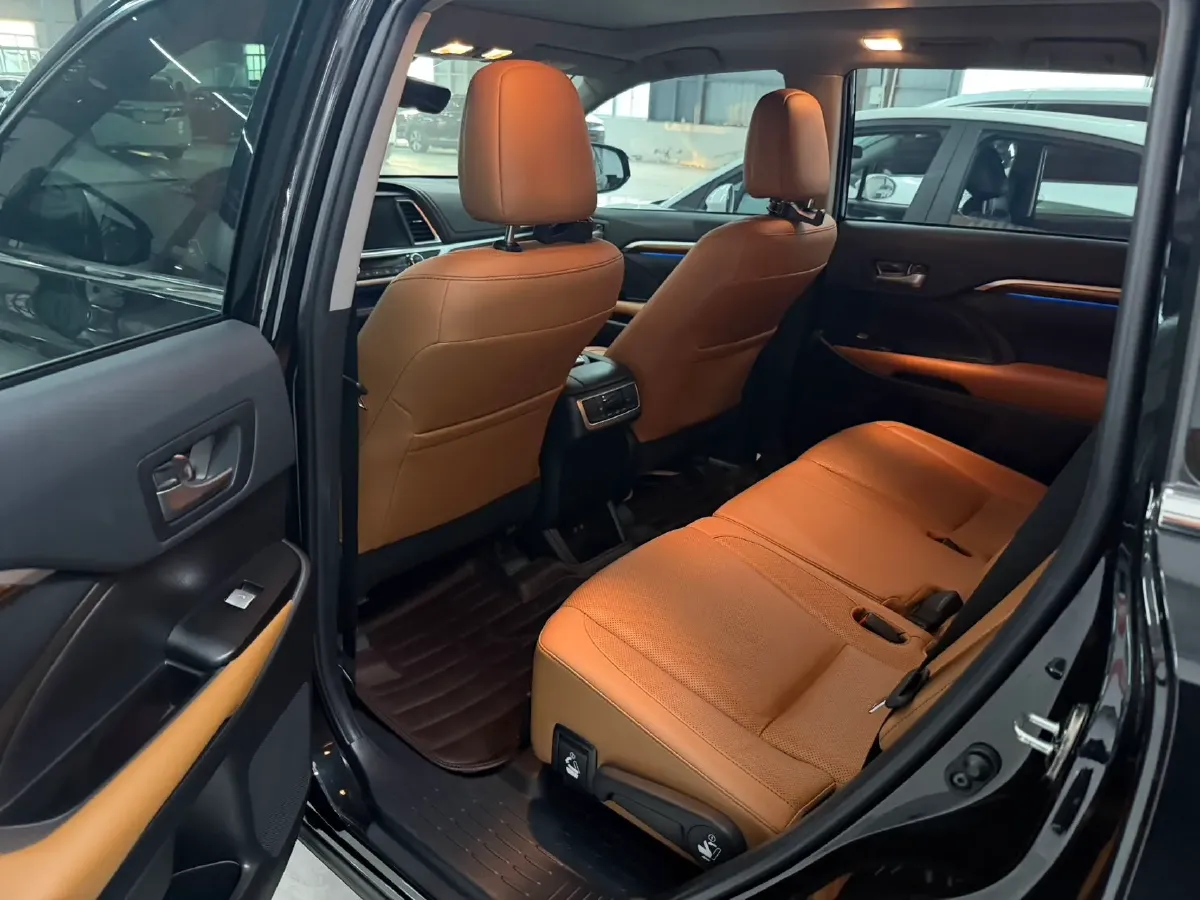 2020 Toyota Highlander 2.0T 220HP L4 6AT,autocango,china used car exporter,china ev exporter,chinese used car exporter,chinese used ev exporter