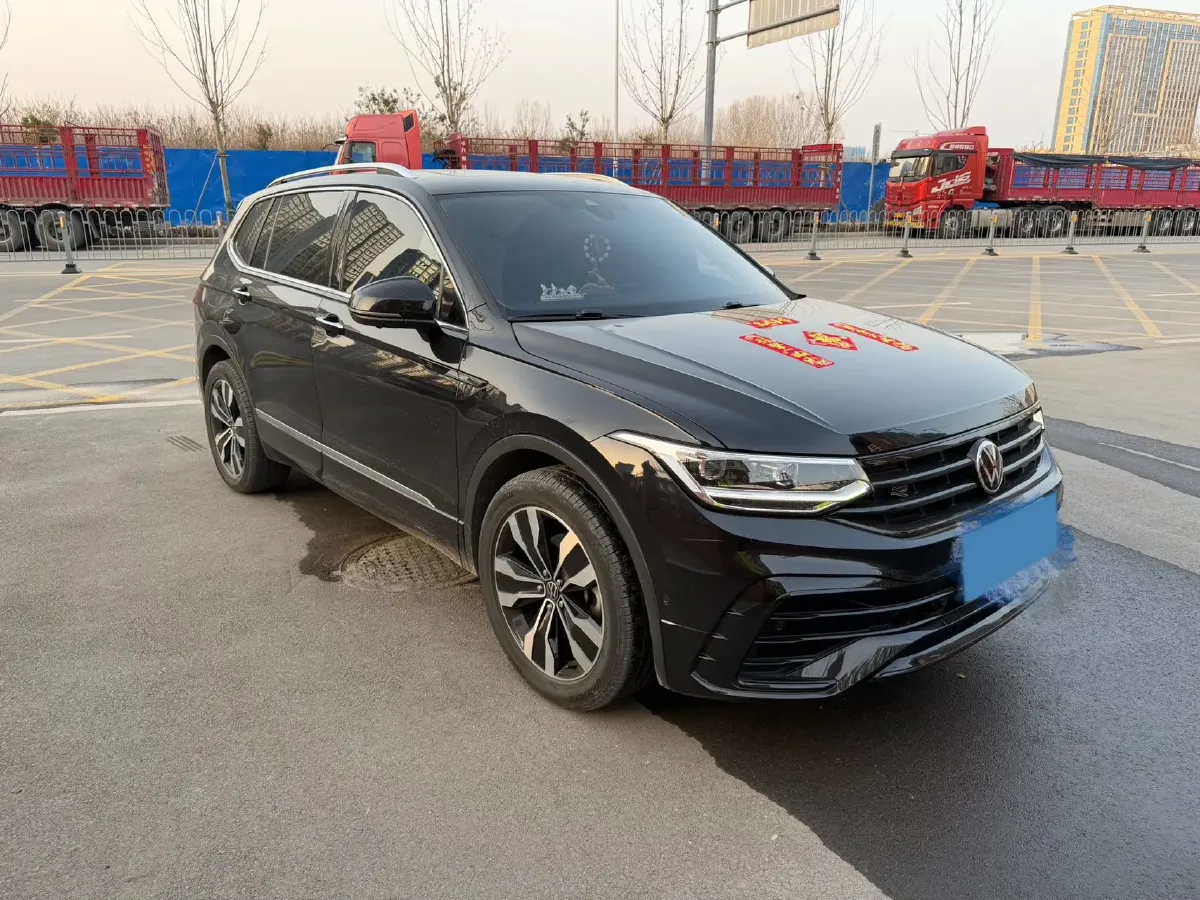 2023 Volkswagen Tiguan L 2.0T 186HP L4 7DCT,autocango,china used car exporter,china ev exporter,chinese used car exporter,chinese used ev exporter