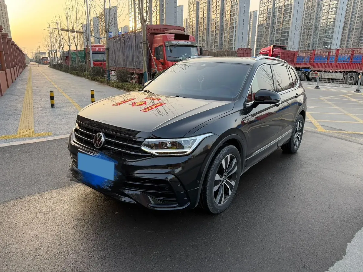 2023 Volkswagen Tiguan L 2.0T 186HP L4 7DCT,autocango,china used car exporter,china ev exporter,chinese used car exporter,chinese used ev exporter