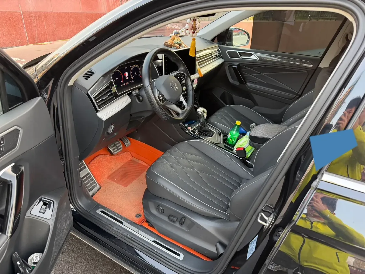 2023 Volkswagen Tiguan L 2.0T 186HP L4 7DCT,autocango,china used car exporter,china ev exporter,chinese used car exporter,chinese used ev exporter