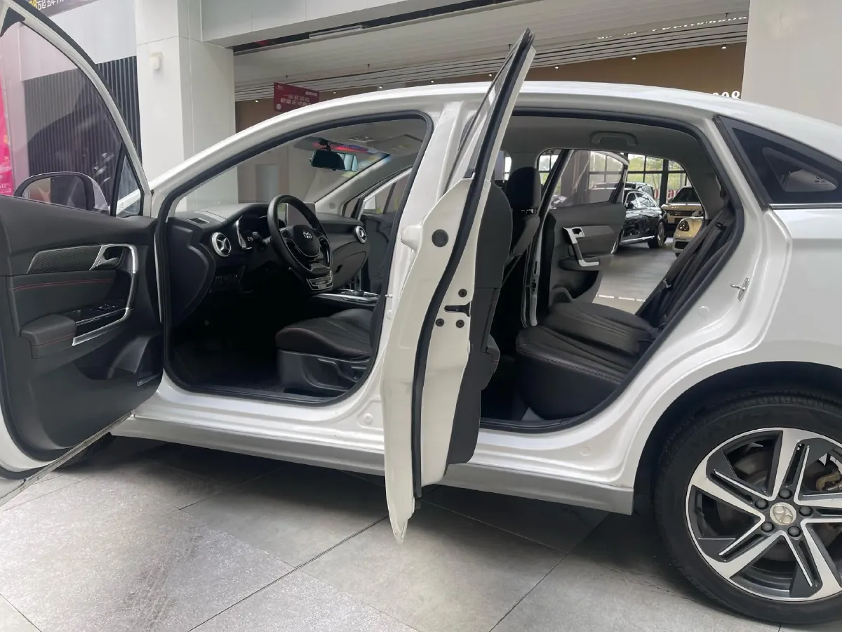 2018 BeiJing Auto EU5 BEV 53.66KWH,autocango,china used car exporter,china ev exporter,chinese used car exporter,chinese used ev exporter