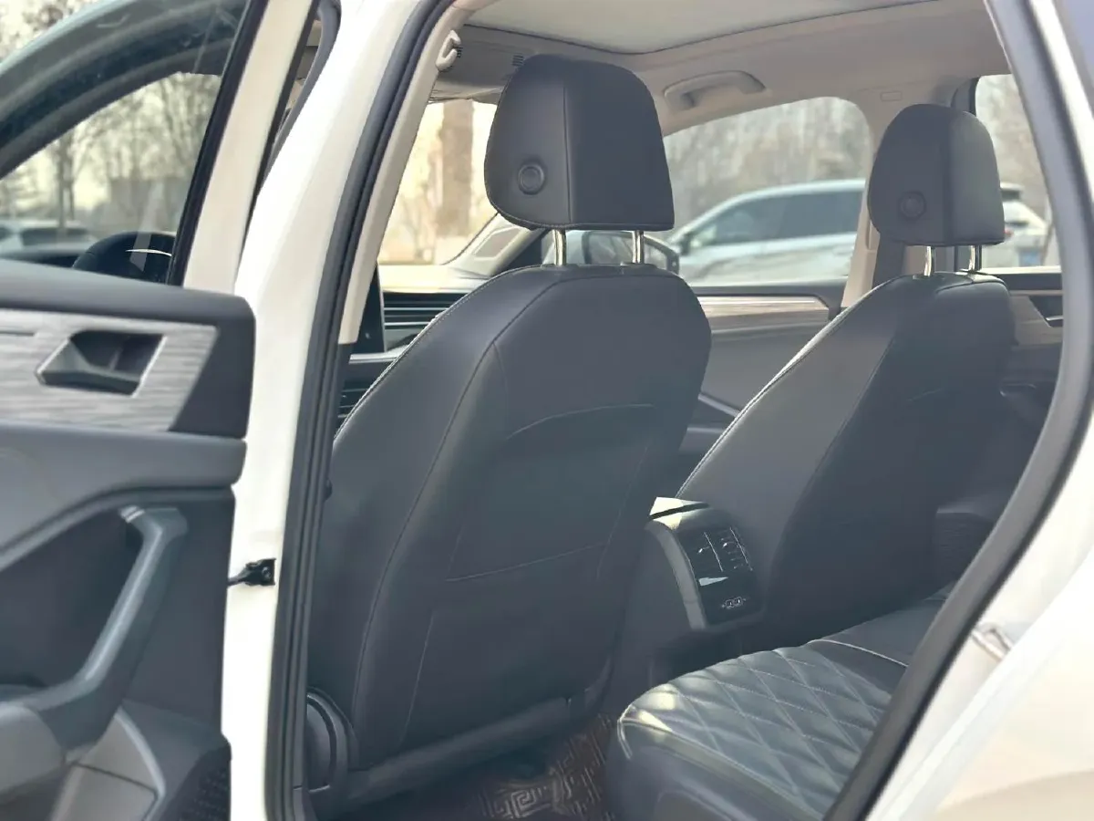 2023 Volkswagen Sagitar 1.5T 160HP L4 7DCT,autocango,china used car exporter,china ev exporter,chinese used car exporter,chinese used ev exporter