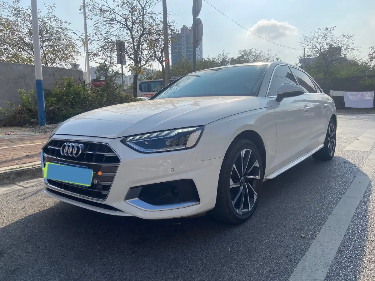 2022 Audi A4L 2.0T 190HP L4 7DCT,autocango,china used car exporter,china ev exporter,chinese used car exporter,chinese used ev exporter