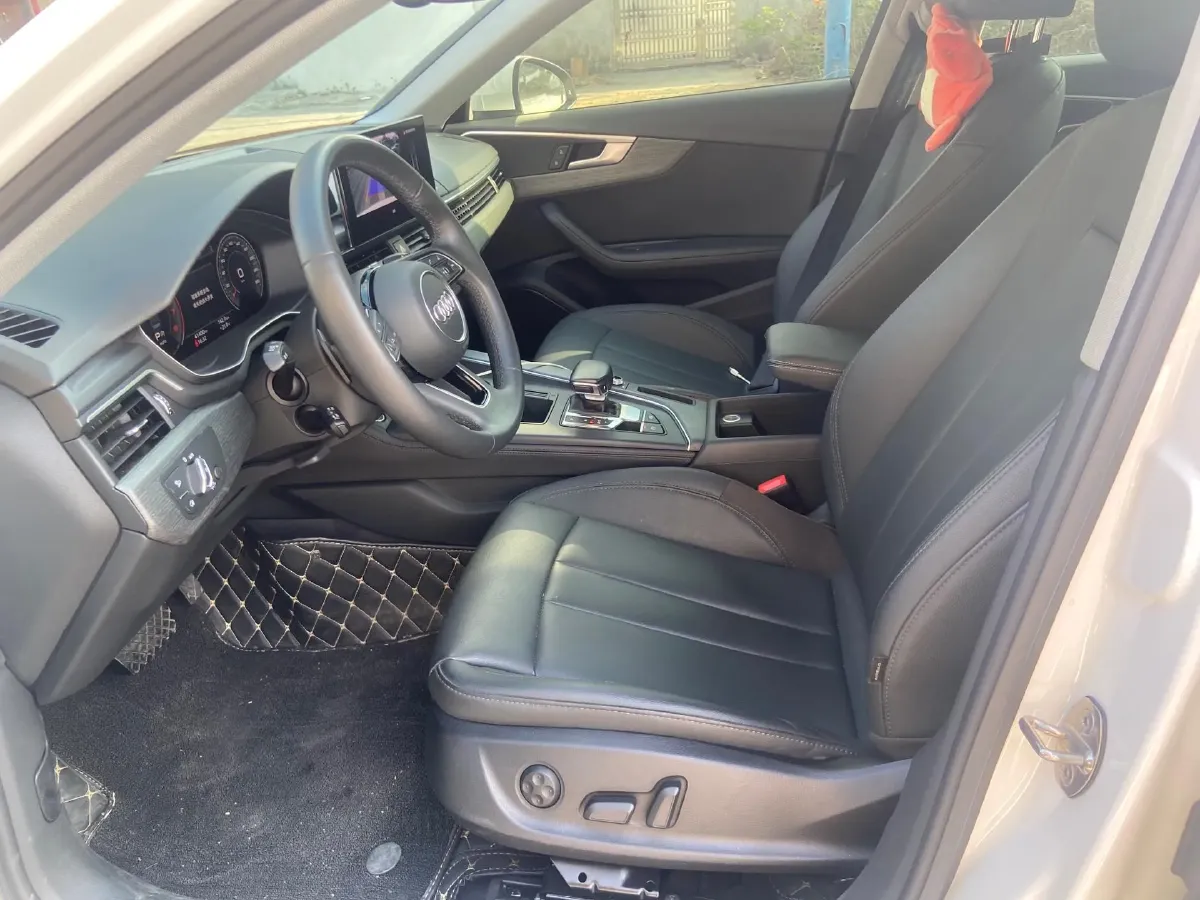 2022 Audi A4L 2.0T 190HP L4 7DCT,autocango,china used car exporter,china ev exporter,chinese used car exporter,chinese used ev exporter