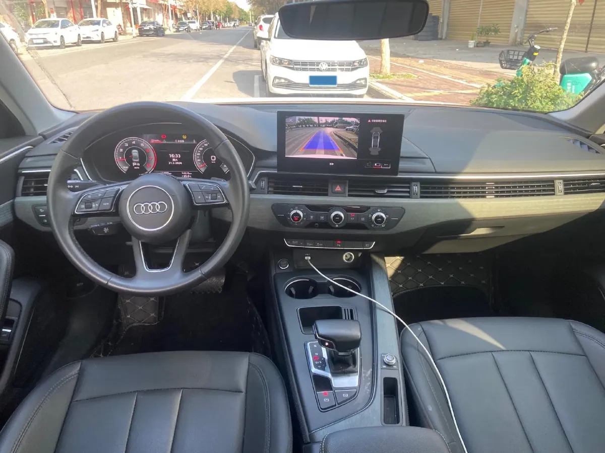 2022 Audi A4L 2.0T 190HP L4 7DCT,autocango,china used car exporter,china ev exporter,chinese used car exporter,chinese used ev exporter