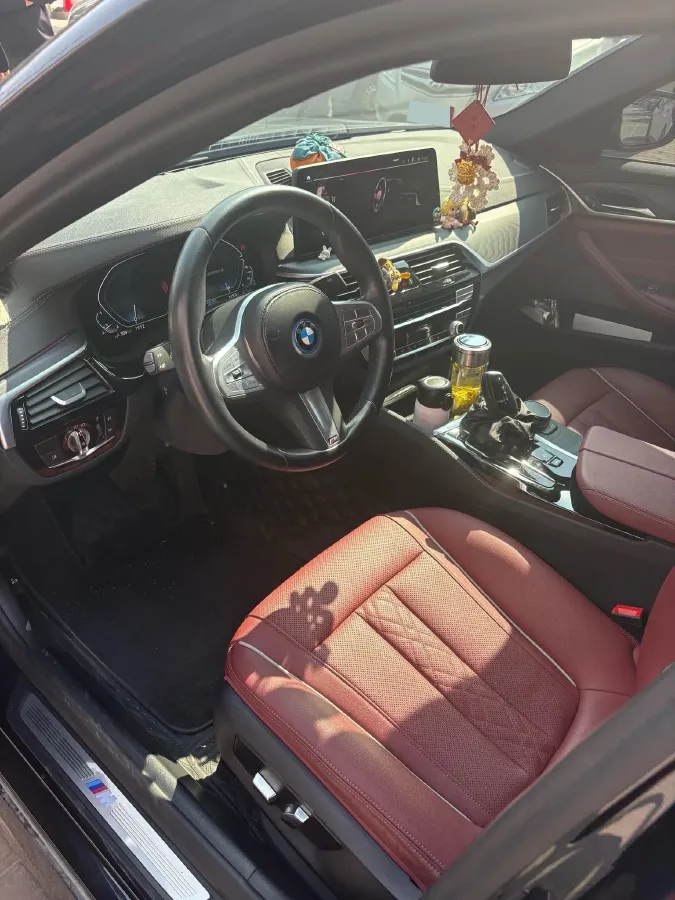 2022 BMW 5 Series 2.0T 184HP L4 8AT PHEV 17.7KWH,autocango,china used car exporter,china ev exporter,chinese used car exporter,chinese used ev exporter