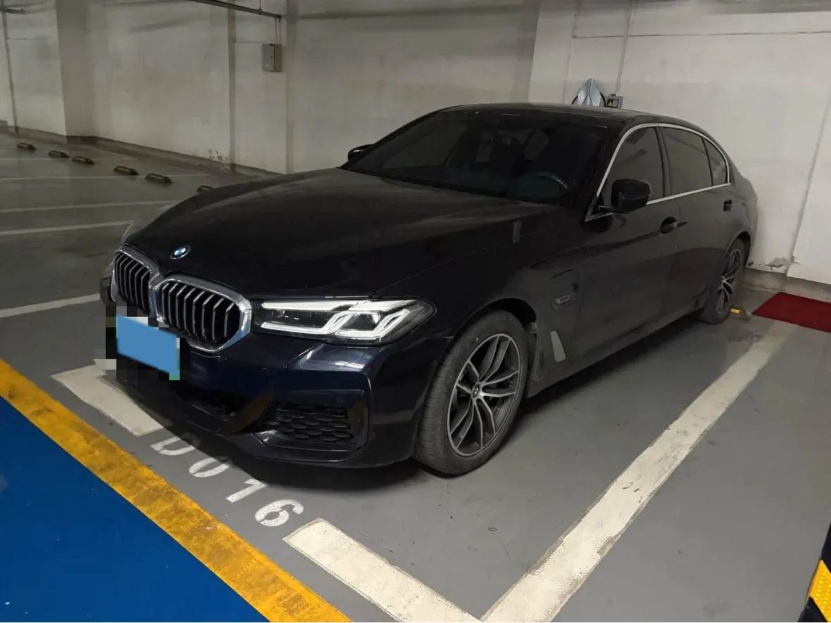 2022 BMW 5 Series 2.0T 184HP L4 8AT PHEV 17.7KWH,autocango,china used car exporter,china ev exporter,chinese used car exporter,chinese used ev exporter