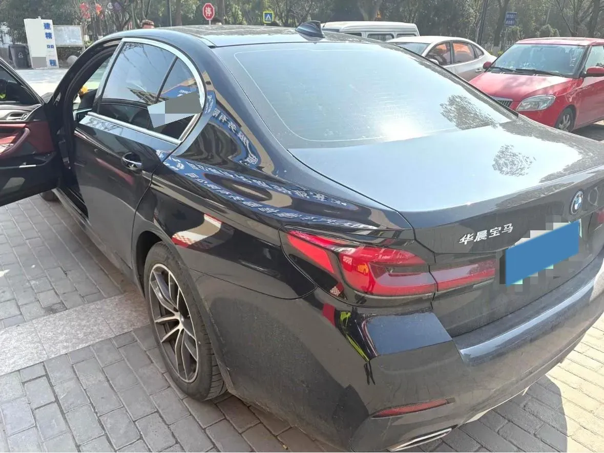 2022 BMW 5 Series 2.0T 184HP L4 8AT PHEV 17.7KWH,autocango,china used car exporter,china ev exporter,chinese used car exporter,chinese used ev exporter