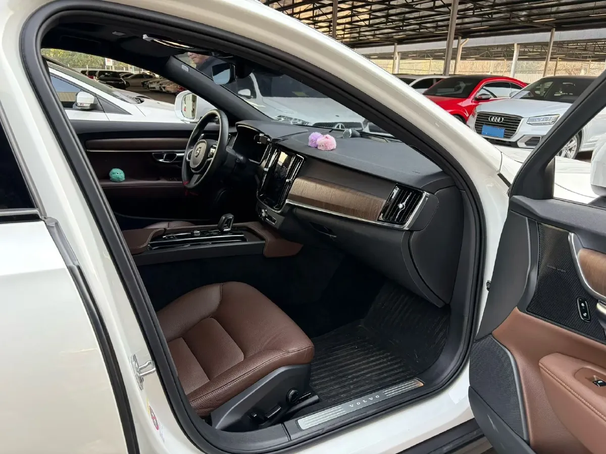 2022 Volvo V90 2.0T 250HP L4 8AT,autocango,china used car exporter,china ev exporter,chinese used car exporter,chinese used ev exporter