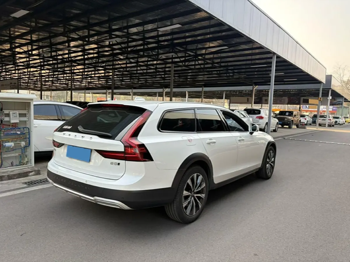 2022 Volvo V90 2.0T 250HP L4 8AT,autocango,china used car exporter,china ev exporter,chinese used car exporter,chinese used ev exporter