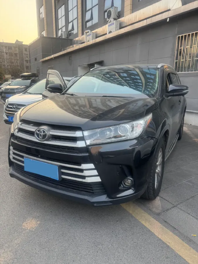 2018 Toyota Highlander 2.0T 220HP L4 6AT,autocango,china used car exporter,china ev exporter,chinese used car exporter,chinese used ev exporter