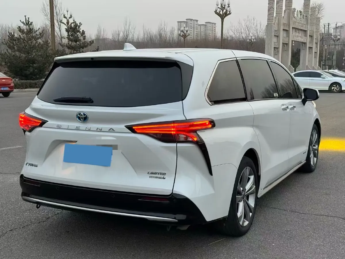2023 Toyota Sienna 2.5L 189HP L4 E-CVT Hybrid,autocango,china used car exporter,china ev exporter,chinese used car exporter,chinese used ev exporter