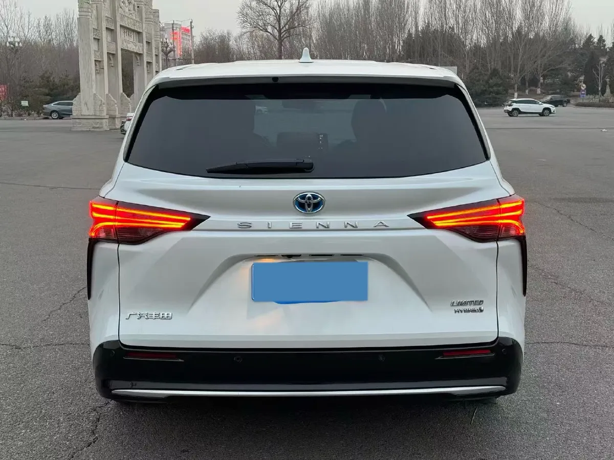 2023 Toyota Sienna 2.5L 189HP L4 E-CVT Hybrid,autocango,china used car exporter,china ev exporter,chinese used car exporter,chinese used ev exporter