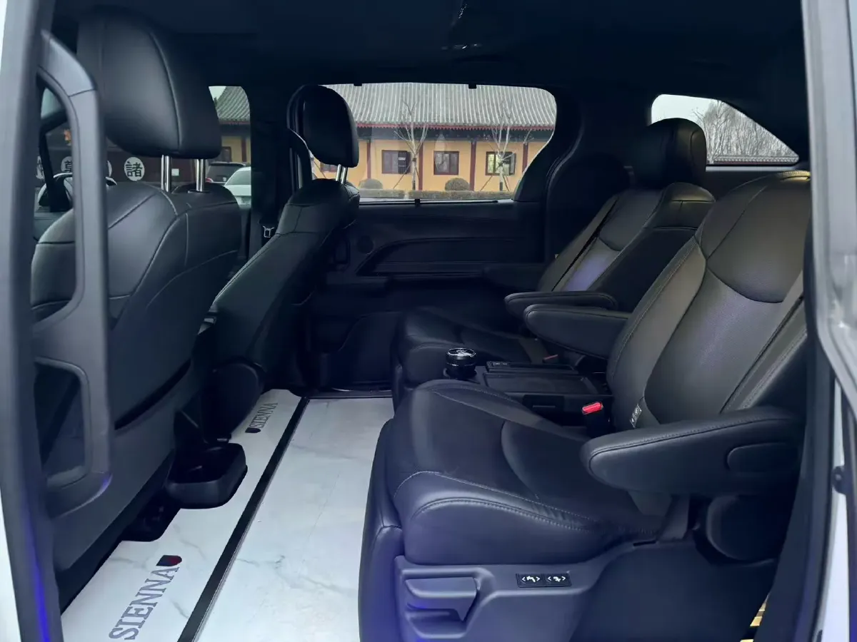 2023 Toyota Sienna 2.5L 189HP L4 E-CVT Hybrid,autocango,china used car exporter,china ev exporter,chinese used car exporter,chinese used ev exporter