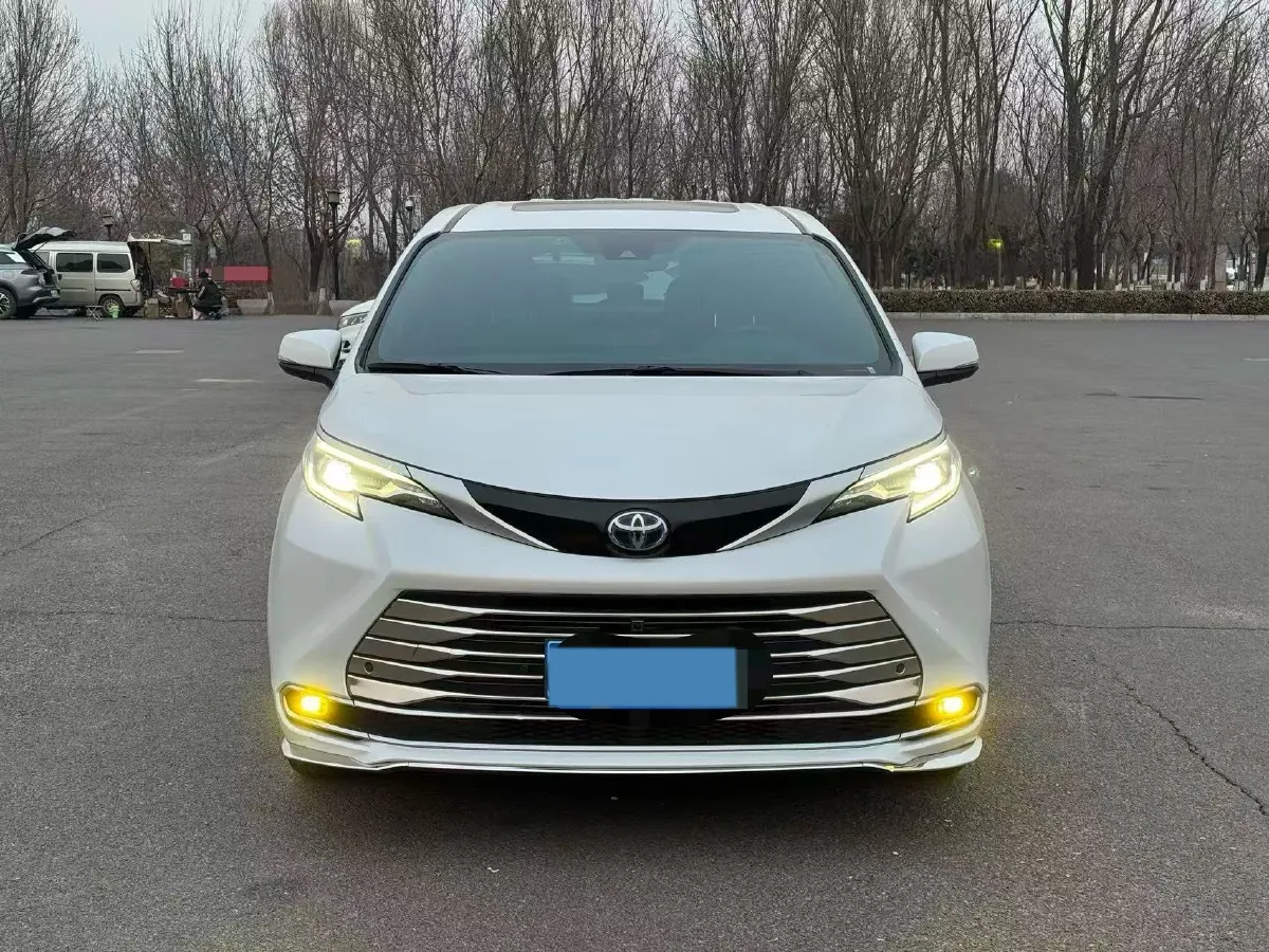 2023 Toyota Sienna 2.5L 189HP L4 E-CVT Hybrid,autocango,china used car exporter,china ev exporter,chinese used car exporter,chinese used ev exporter