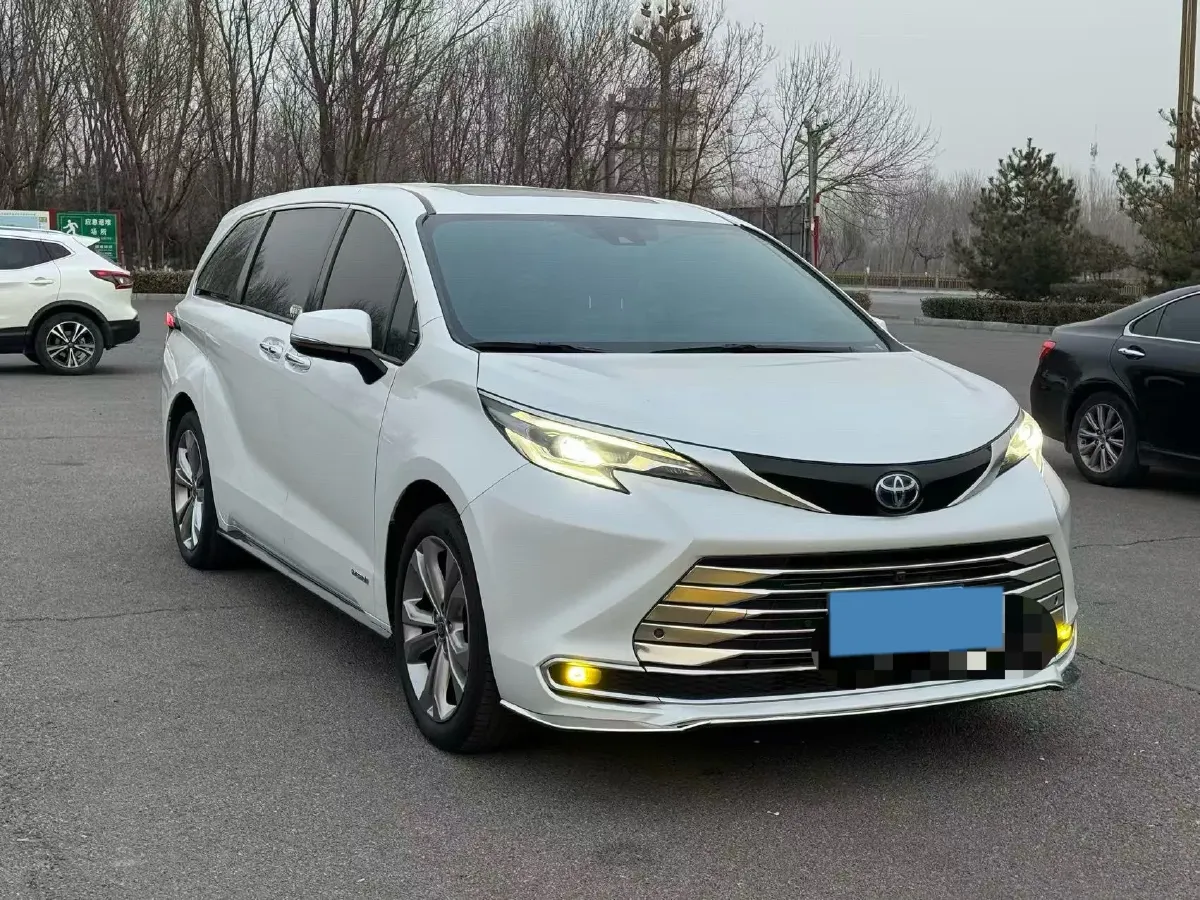 2023 Toyota Sienna 2.5L 189HP L4 E-CVT Hybrid,autocango,china used car exporter,china ev exporter,chinese used car exporter,chinese used ev exporter