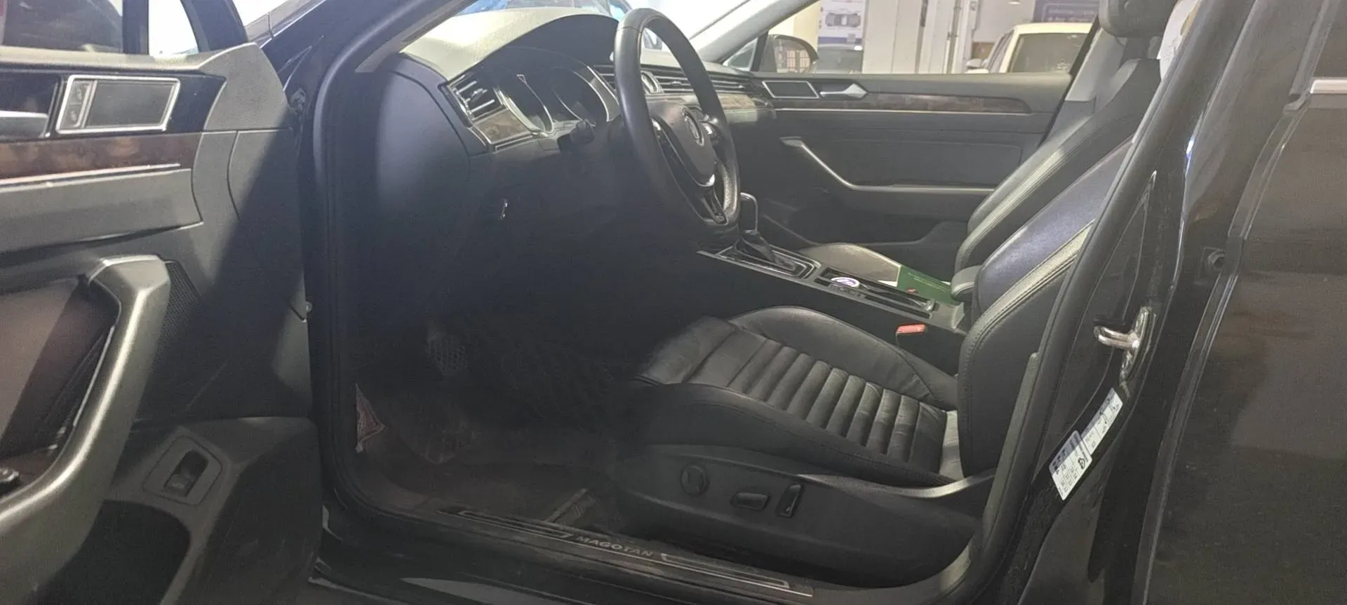 2018 Volkswagen Magotan 1.8T 180HP L4 7DCT,autocango,china used car exporter,china ev exporter,chinese used car exporter,chinese used ev exporter