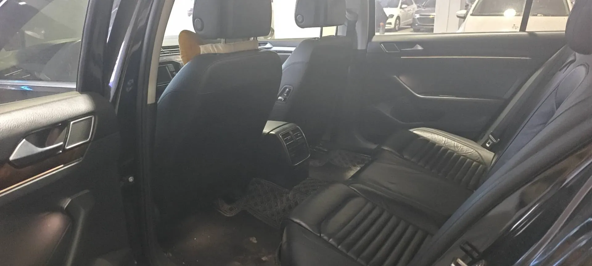 2018 Volkswagen Magotan 1.8T 180HP L4 7DCT,autocango,china used car exporter,china ev exporter,chinese used car exporter,chinese used ev exporter