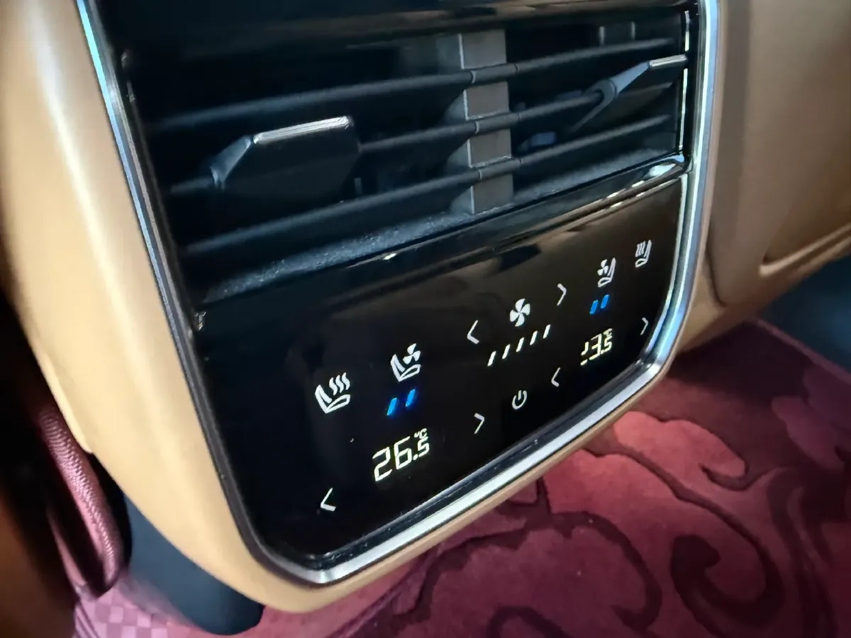 2024 LYNK&CO 09 EM-P 2.0T 254HP L4 3DHT PHEV 40.1KWH,autocango,china used car exporter,china ev exporter,chinese used car exporter,chinese used ev exporter