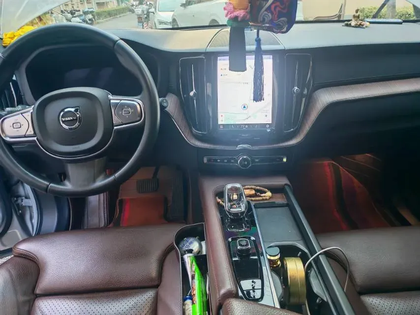 2022 Volvo XC60 2.0T 250HP L4 8AT,autocango,china used car exporter,china ev exporter,chinese used car exporter,chinese used ev exporter