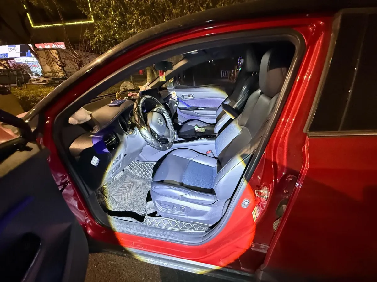 2020 Toyota C-HR 2.0L 171HP L4 CVT,autocango,china used car exporter,china ev exporter,chinese used car exporter,chinese used ev exporter