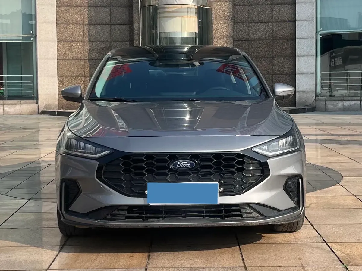 2022 Ford Focus 1.5T 177HP L4 6AT,autocango,china used car exporter,china ev exporter,chinese used car exporter,chinese used ev exporter