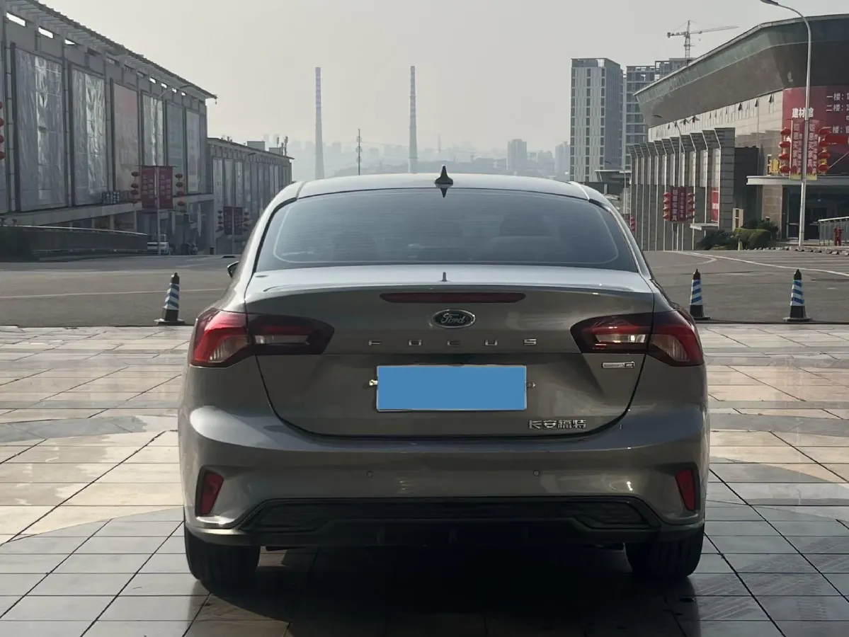 2022 Ford Focus 1.5T 177HP L4 6AT,autocango,china used car exporter,china ev exporter,chinese used car exporter,chinese used ev exporter