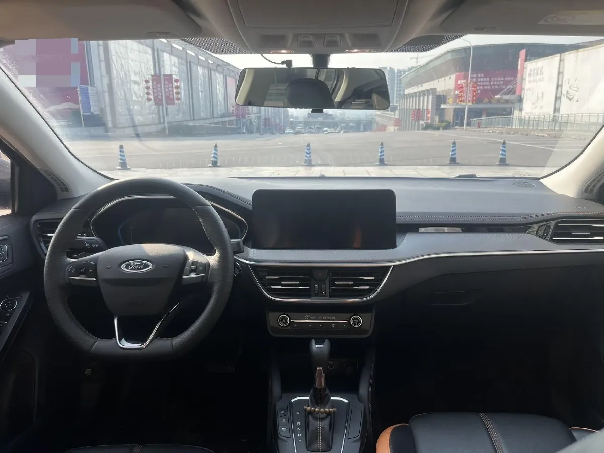 2022 Ford Focus 1.5T 177HP L4 6AT,autocango,china used car exporter,china ev exporter,chinese used car exporter,chinese used ev exporter