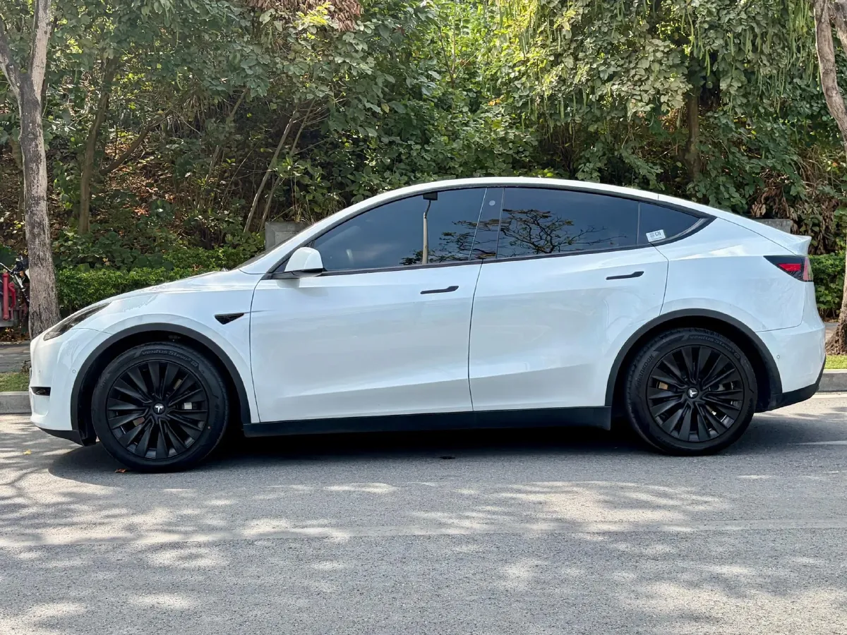 2022 Tesla Model Y BEV 60KWH,autocango,china used car exporter,china ev exporter,chinese used car exporter,chinese used ev exporter