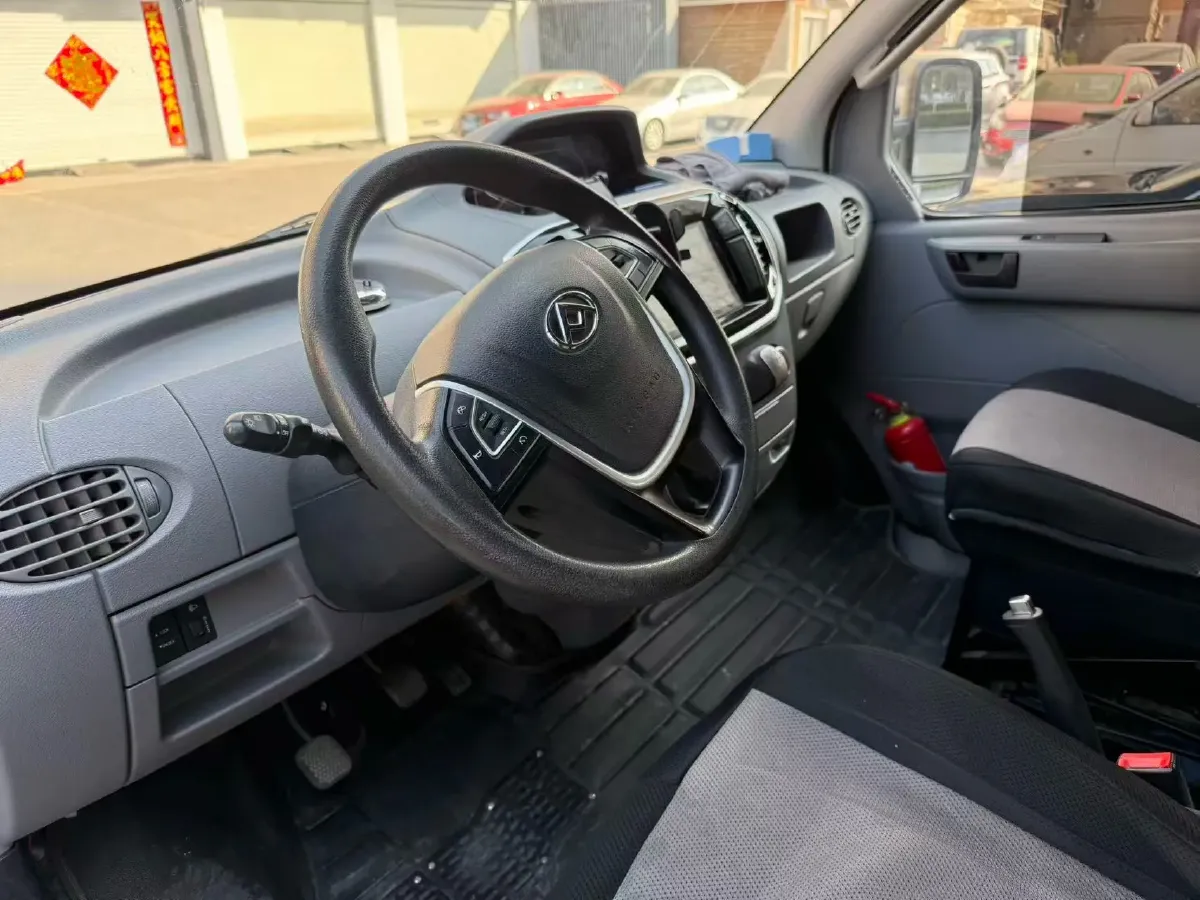 2021 MAXUS XinTu V80 2.0T 139HP L4 6MT,autocango,china used car exporter,china ev exporter,chinese used car exporter,chinese used ev exporter