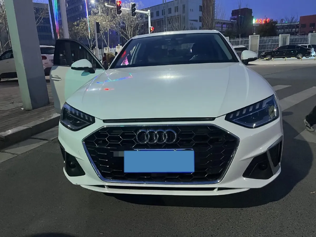 2020 Audi A4L 2.0T 190HP L4 7DCT,autocango,china used car exporter,china ev exporter,chinese used car exporter,chinese used ev exporter