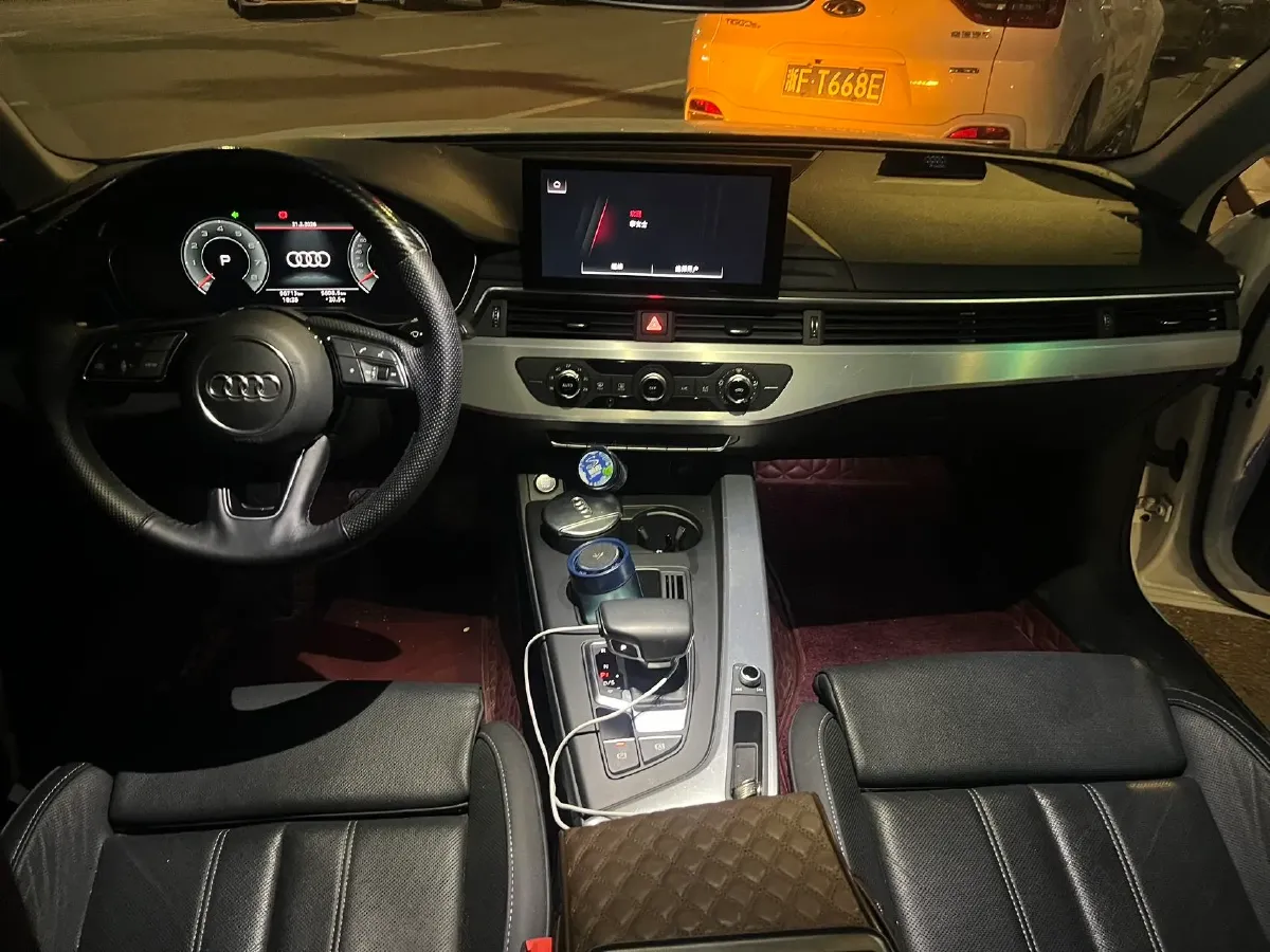 2020 Audi A4L 2.0T 190HP L4 7DCT,autocango,china used car exporter,china ev exporter,chinese used car exporter,chinese used ev exporter