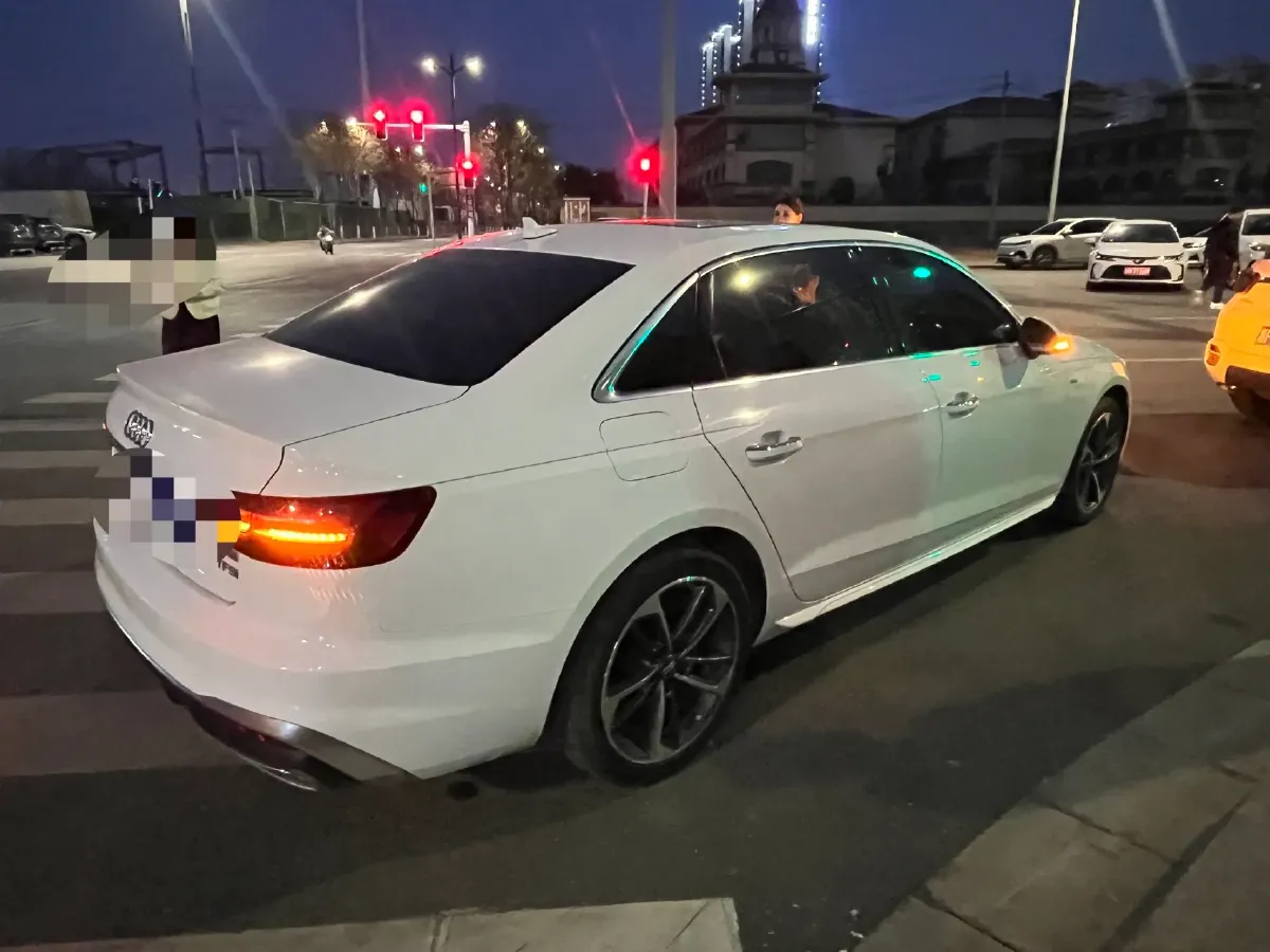 2020 Audi A4L 2.0T 190HP L4 7DCT,autocango,china used car exporter,china ev exporter,chinese used car exporter,chinese used ev exporter