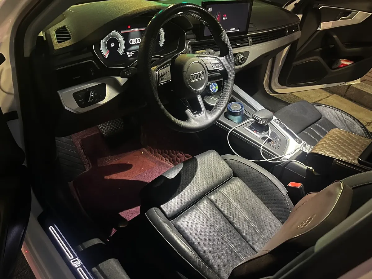 2020 Audi A4L 2.0T 190HP L4 7DCT,autocango,china used car exporter,china ev exporter,chinese used car exporter,chinese used ev exporter