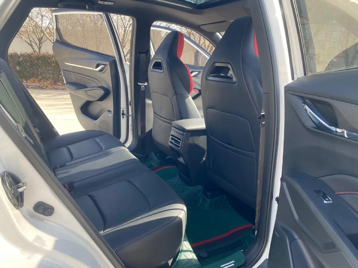 2024 ChangAn X5 PLUS 1.5T 188HP L4 7DCT,autocango,china used car exporter,china ev exporter,chinese used car exporter,chinese used ev exporter