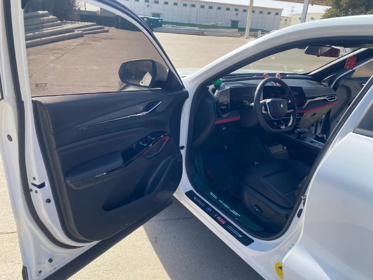 2024 ChangAn X5 PLUS 1.5T 188HP L4 7DCT,autocango,china used car exporter,china ev exporter,chinese used car exporter,chinese used ev exporter