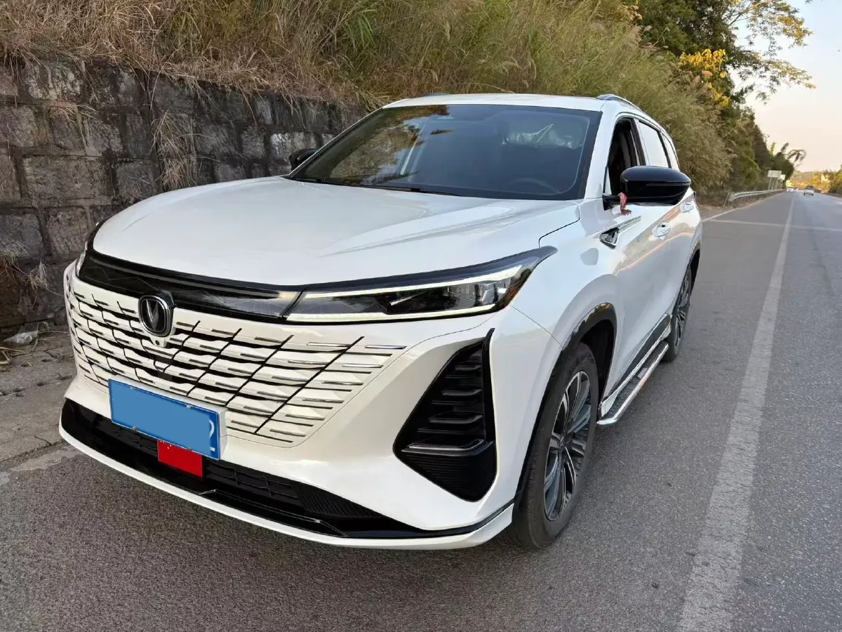 2024 ChangAn CS75 Plus 1.5T 188HP L4 8AT,autocango,china used car exporter,china ev exporter,chinese used car exporter,chinese used ev exporter