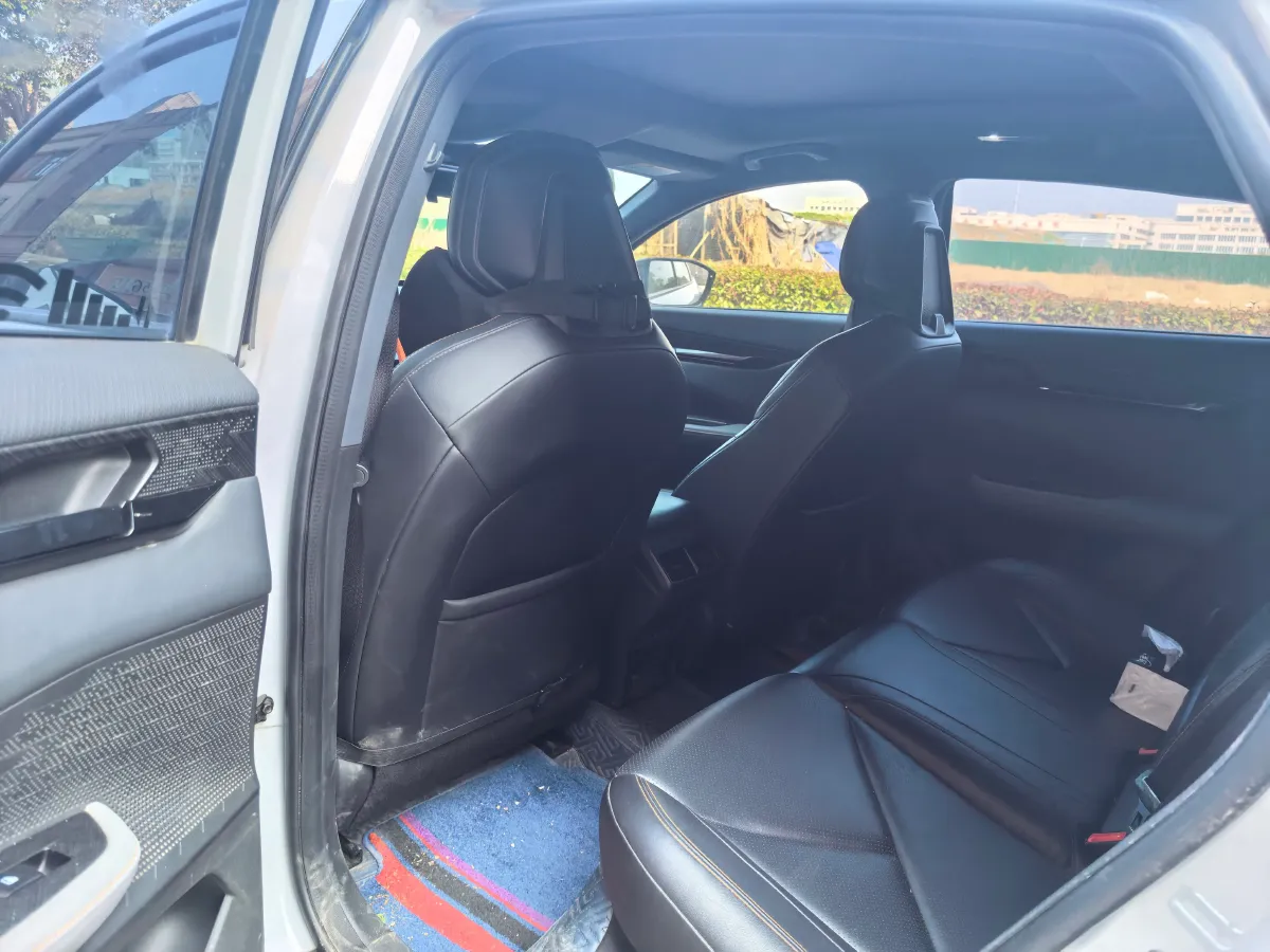 2022 ChangAn UNI-V 1.5T 188HP L4 7DCT,autocango,china used car exporter,china ev exporter,chinese used car exporter,chinese used ev exporter