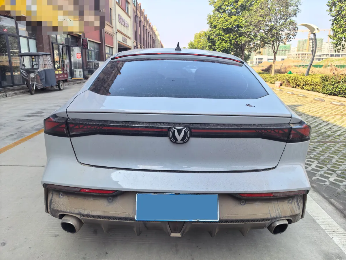2022 ChangAn UNI-V 1.5T 188HP L4 7DCT,autocango,china used car exporter,china ev exporter,chinese used car exporter,chinese used ev exporter